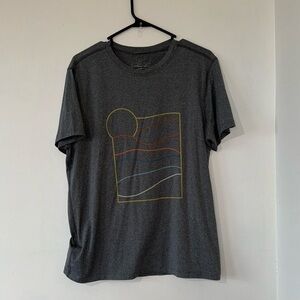 Sport Crew Graphic Tee in Anthracite